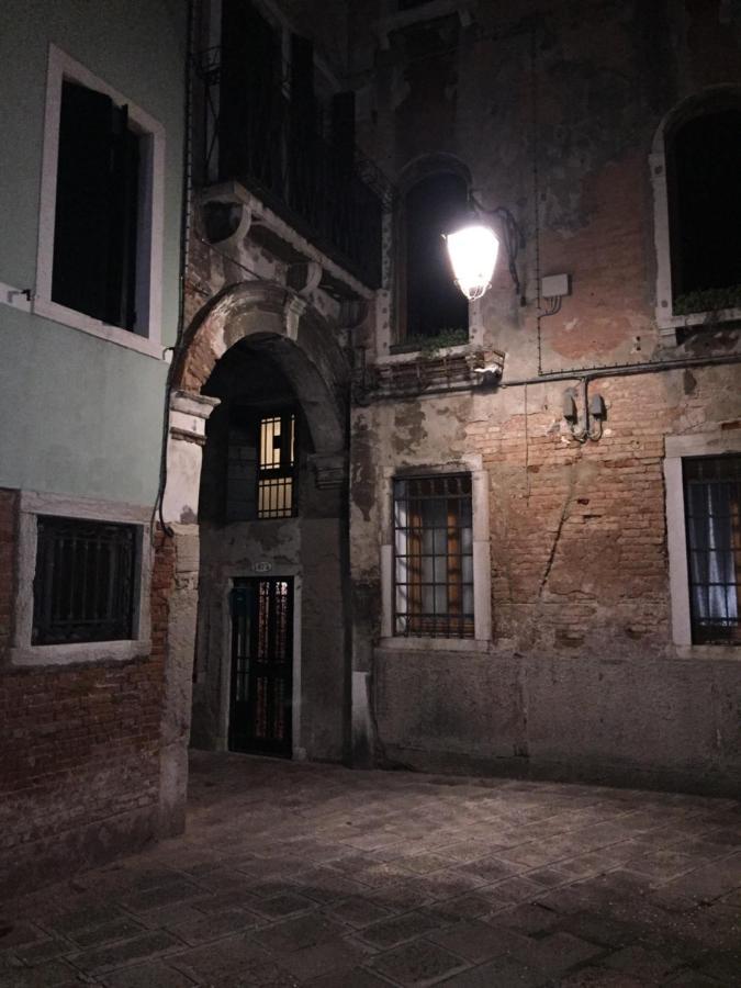 The Wolf House Hotel Venice Exterior photo