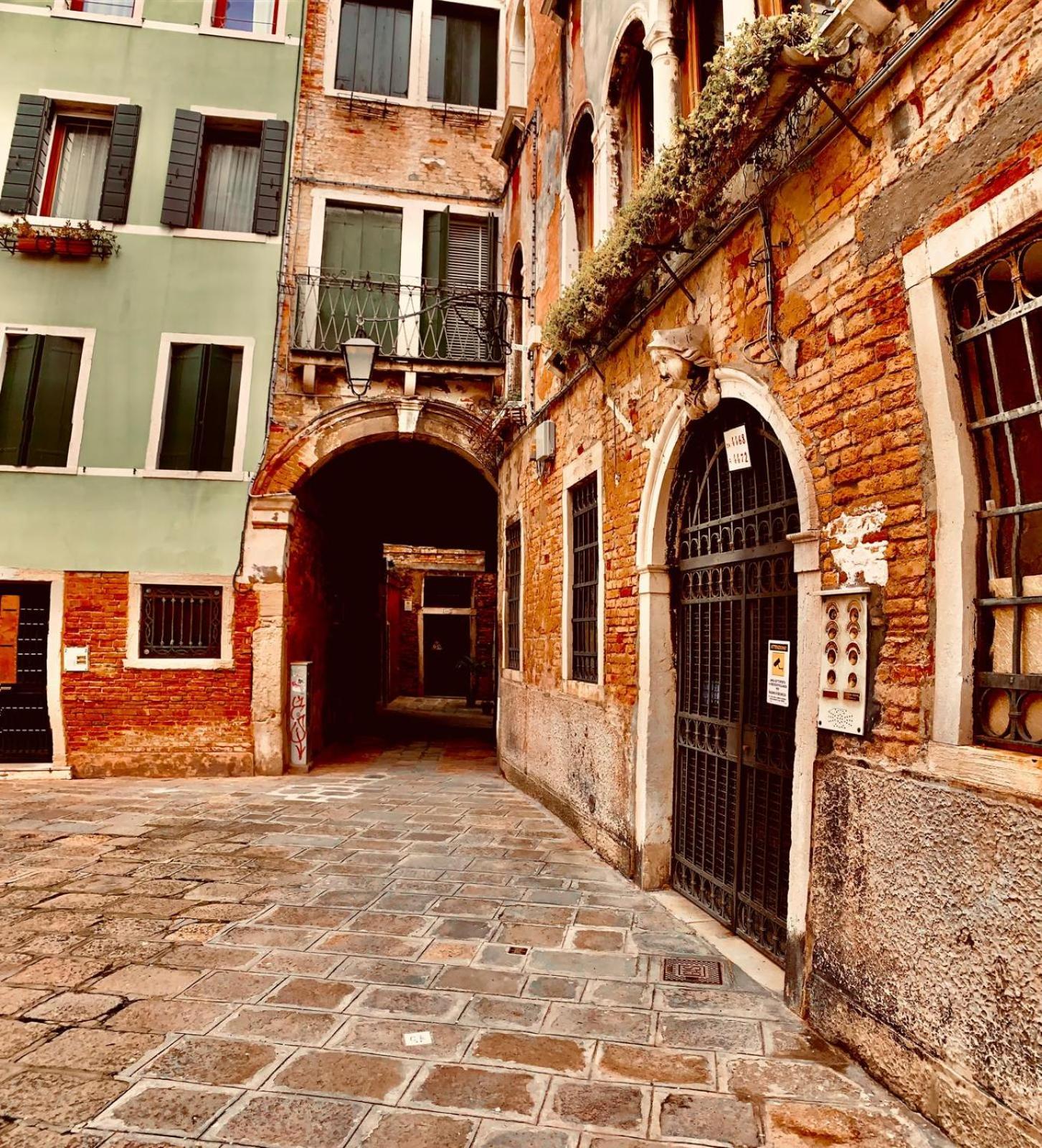The Wolf House Hotel Venice Exterior photo